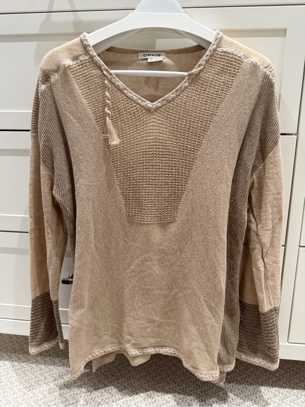 Orvis Beige Lightweight Knit V-Neck Sweater | Size Medium